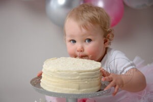 Best way to celebrate your child's first Birthday Cake Smash Sussex Samphire Photography