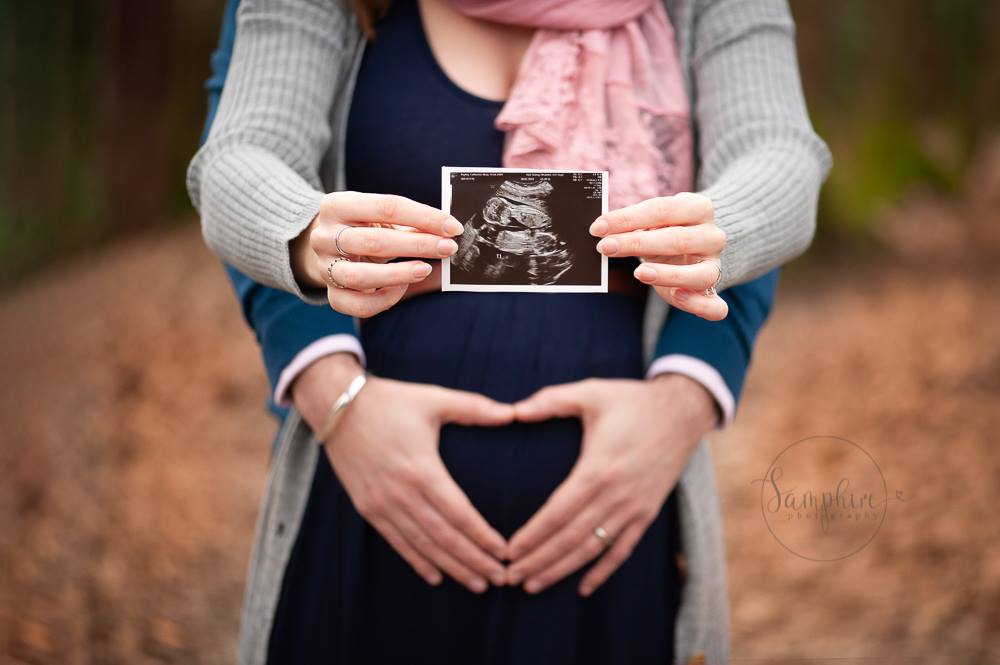 Great Ways to announce your pregnancy by samphire Photography