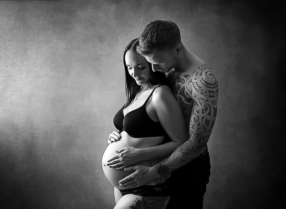 pregnant mum and partner maternity portrait