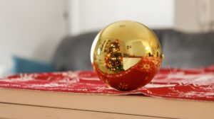 reflection on Christmas bauble tips for taking great Christmas photos
