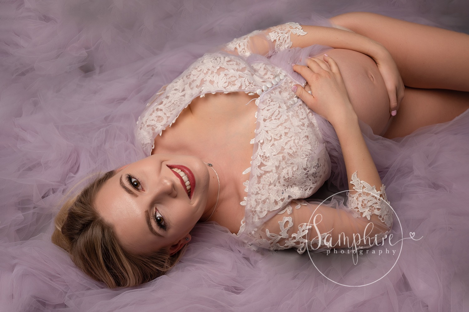 blooming pregnancy lady in a portrait taken by horsham photographer samphire photography